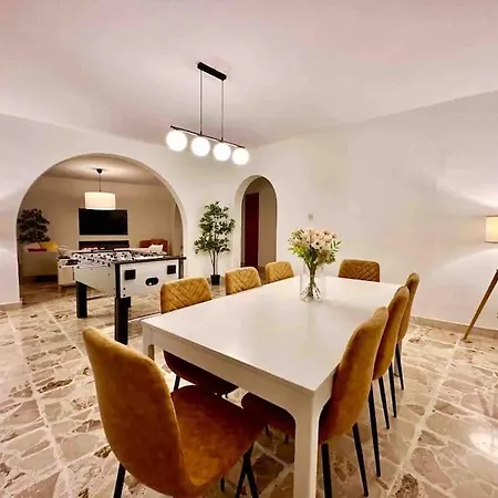 Poolside Paradise Sea View Daire *
