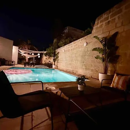 Poolside Paradise Sea View Sliema