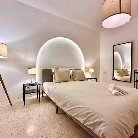Daire Poolside Paradise Sea View *